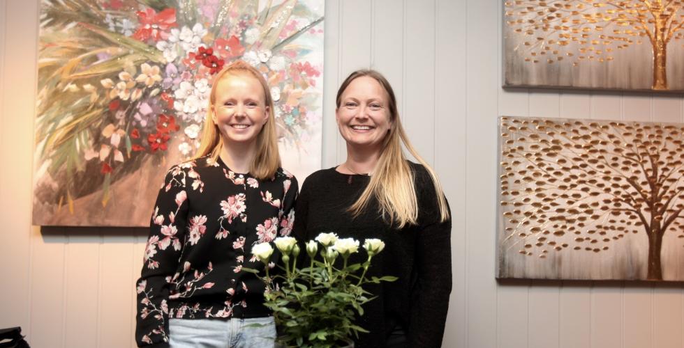 – Vi ville selvsagt ha med oss Tysværdagen og har jobbet på spreng for å bli ferdig. I ettermiddag er alt oppe og går, sier Camilla Åkre i interiørbutikken C-54. – Vi ville selvsagt ha med oss Tysværdagen og har jobbet på spreng for å bli ferdig. I ettermiddag er alt oppe og går, sier Camilla Åkre i interiørbutikken C-54.